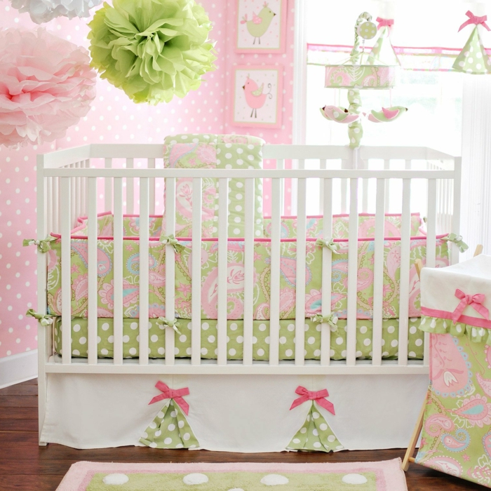 idée-chambre-bébé-fille-linge-de-lit-bébé-fille-rose-et-vert