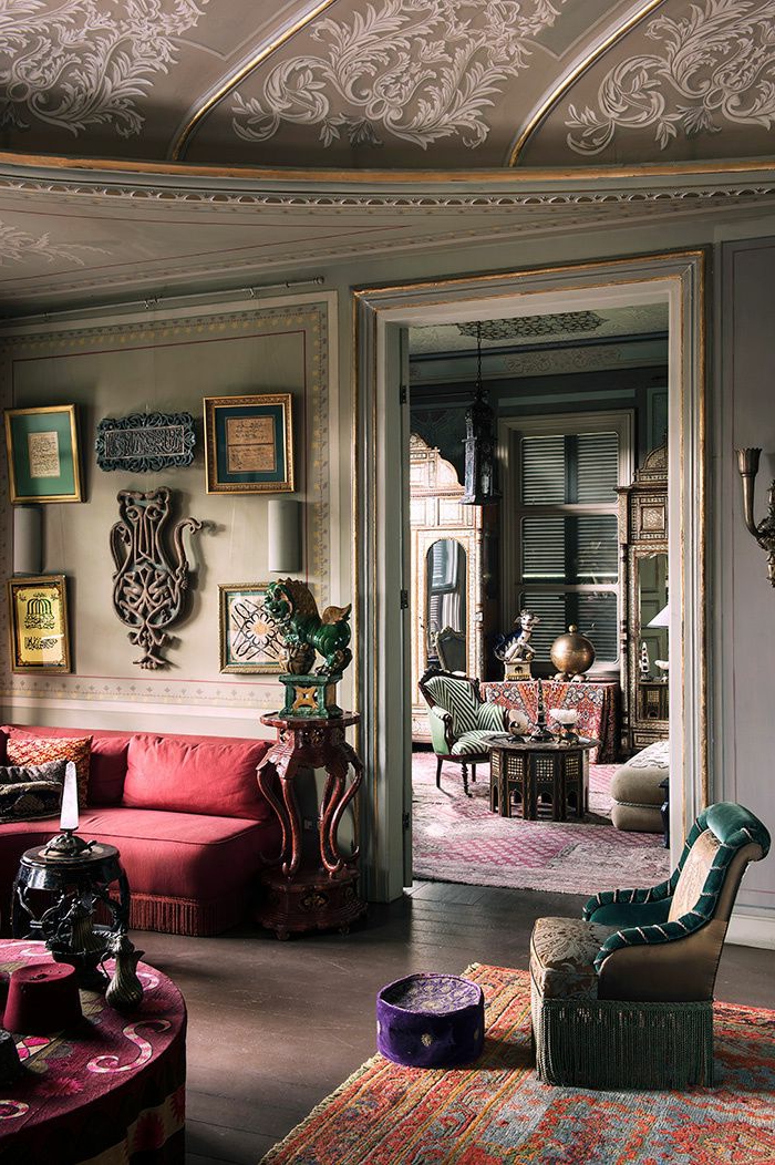 joli-interieur-de-style-baroque-tapis-berbere-kilim-pas-cher-pour-le-salon-retro-chic