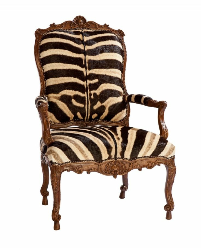 jolie-chaise-crapaud-fauteuil-zebre-et-un-petit-fauteuil-crapaud-pour-le-salon-moderne-de-style-baroque