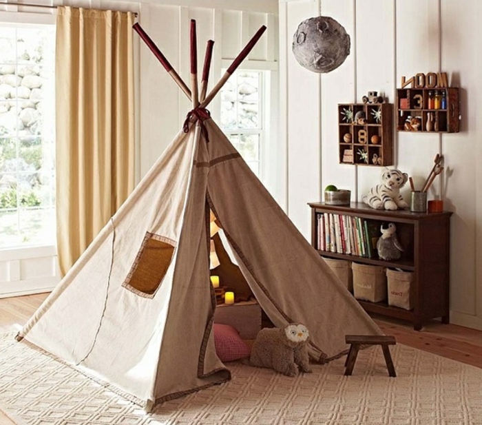 le-tipi-enfant-tente-de-lit-idée-intérieur-chambre-enfant-à-la-maison-lampe-la-lune