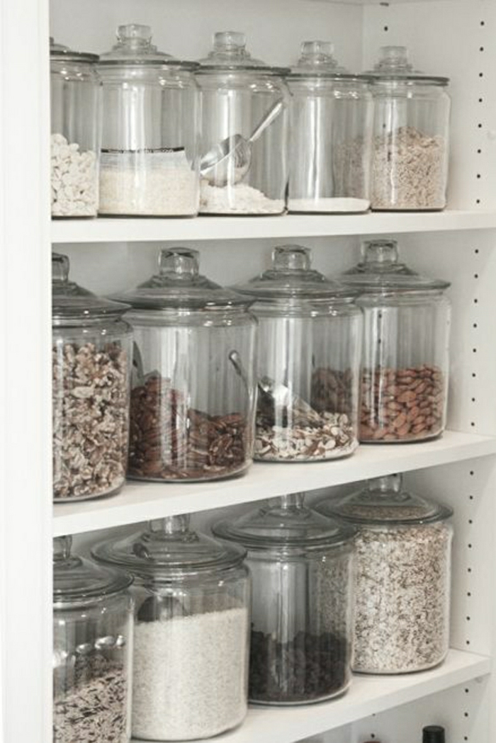 les-bocaux-en-verre-transparents-comment-ramasser-tous-les-choses-dans-la-cuisine