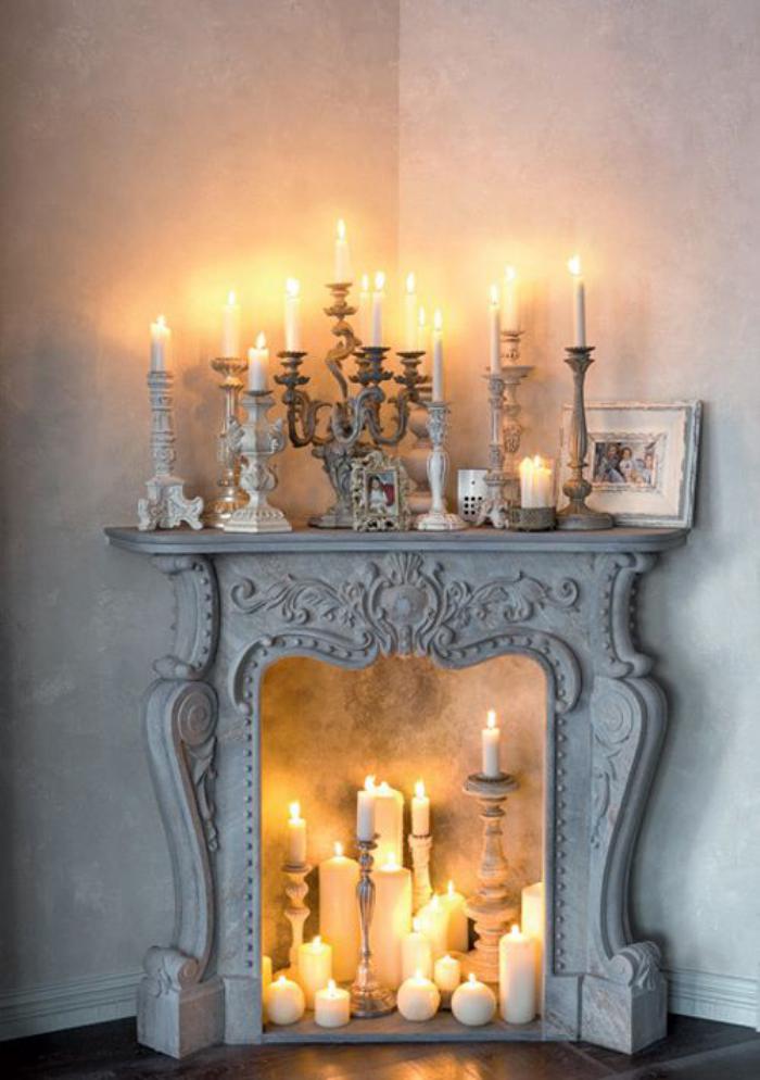 manteau-de-cheminée-gothique-décoré-de-bougies