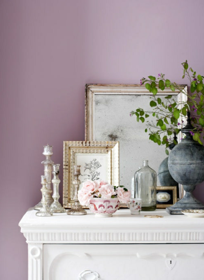 mauve-couleur-chambre-en-violet-design-d-intérieur-table