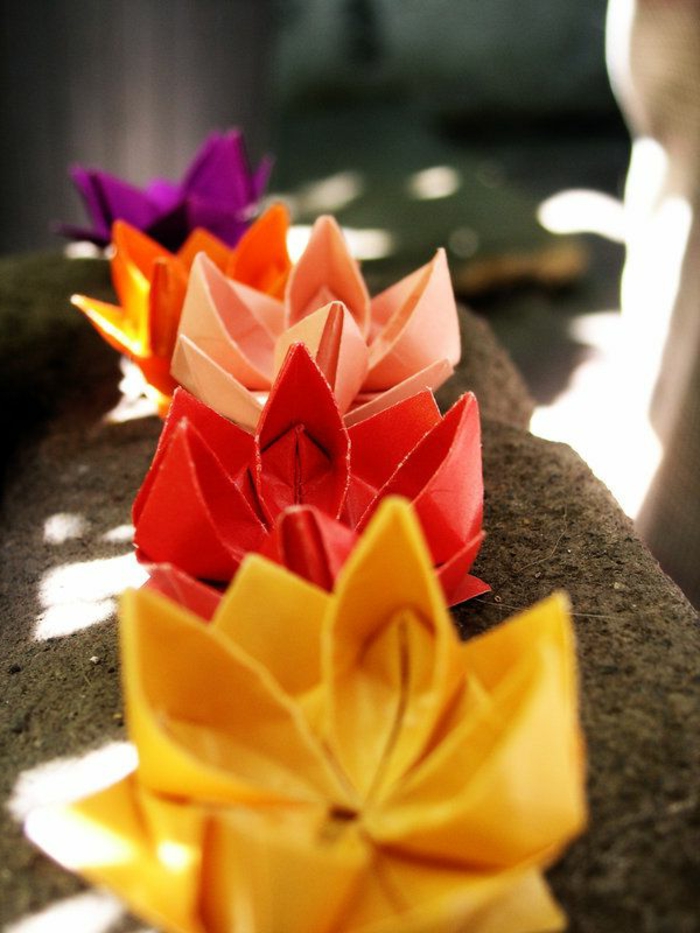 origami-facile-en-forme-de-fleurs-origami-fleurs-facile-a-faire-en-papier-coloré