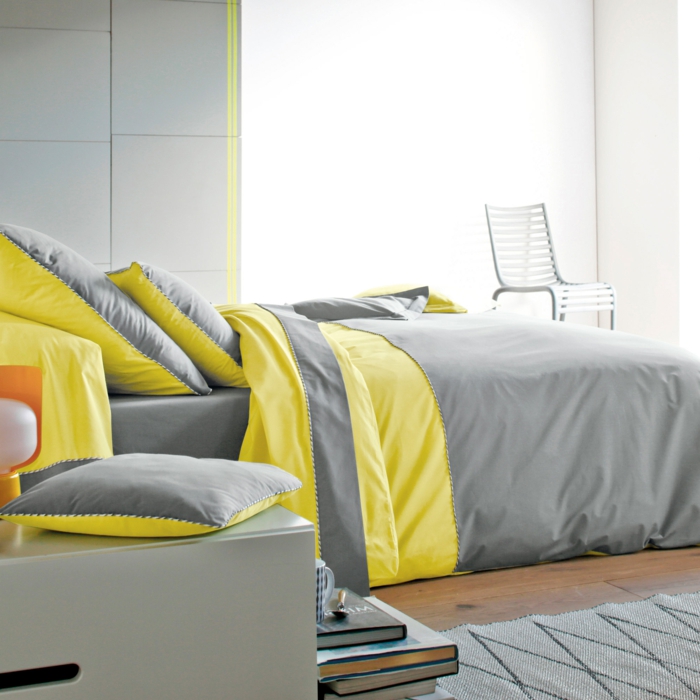 parure-de-lit-bicolore-idée-décoration-chambre-adulte-jaune