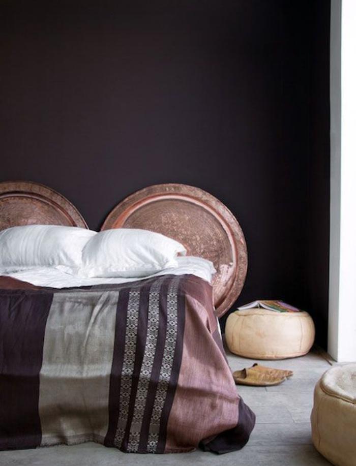 plateau-marocain-comme-tête-de-lit-chambre-à-coucher-style-arabe