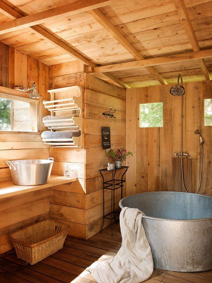 salle-de-bain-rustique-baignoire-en-métal-design-rural