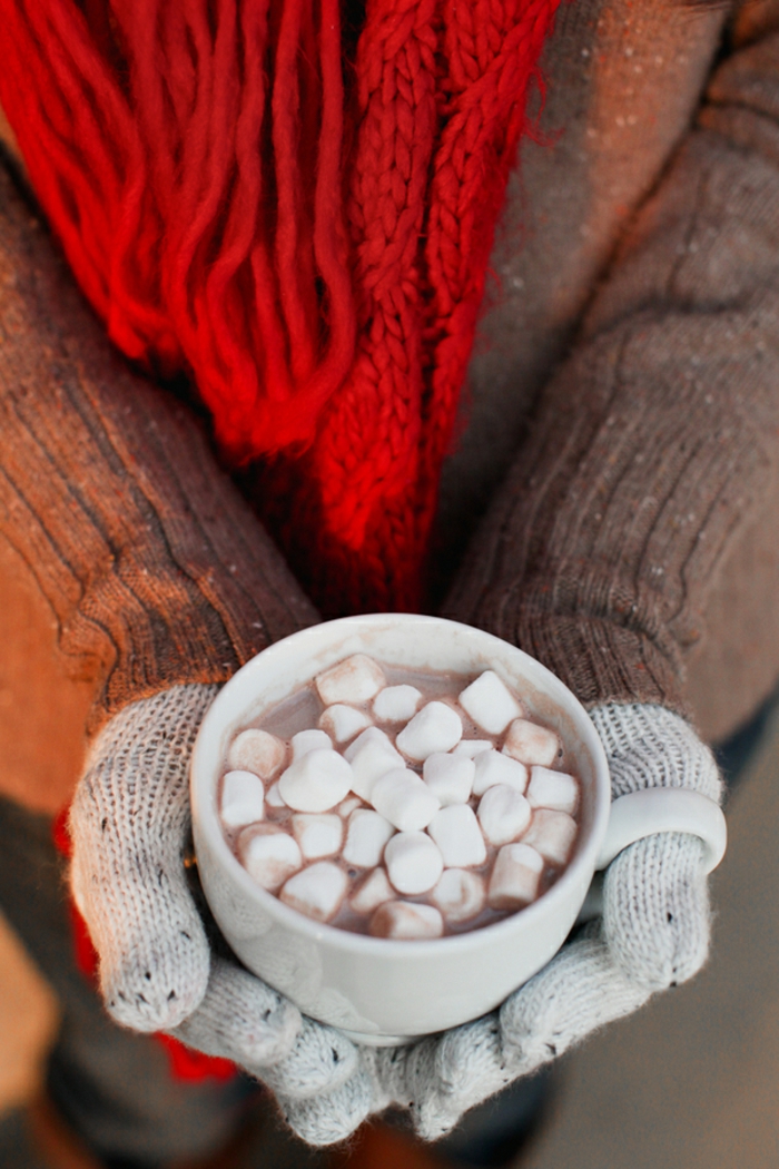 tasse-starbucks-tasses-isothermes-mugs-tasse-a-café-idée-chocolat-chaud-photo-noel-hiver