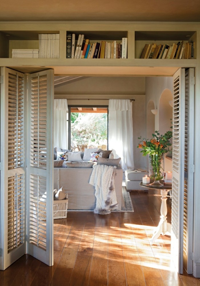 0-joli-porte-persienne-bois-blanc-vers-le-salon-porte-coulissante-en-bois-blanc