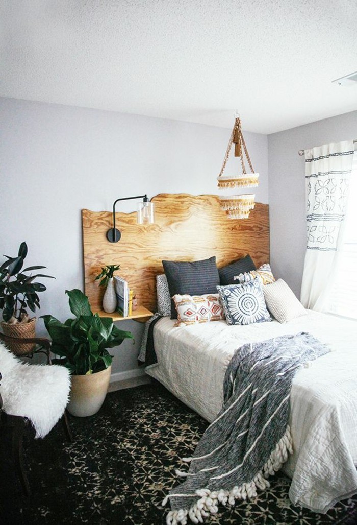 0-originale-chambre-a-coucher-avec-tête-de-lit-originale-en-bois-clair-murs-gris