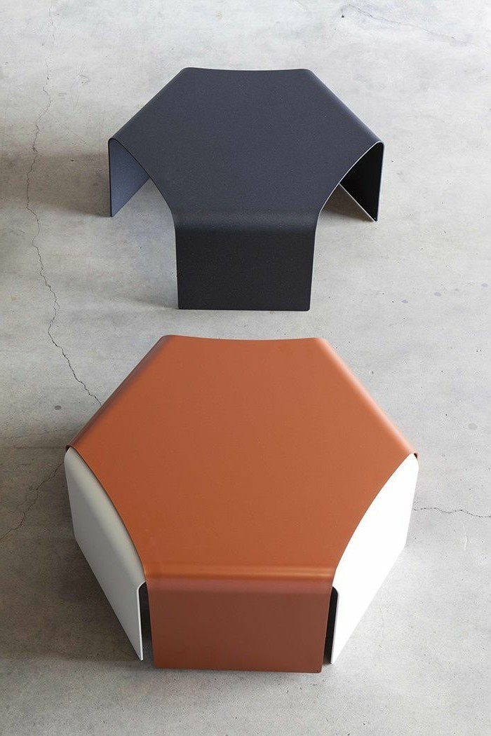 0-table-basse-relevable-pas-cher-design-original-pour-la-table-basse-sol-gris