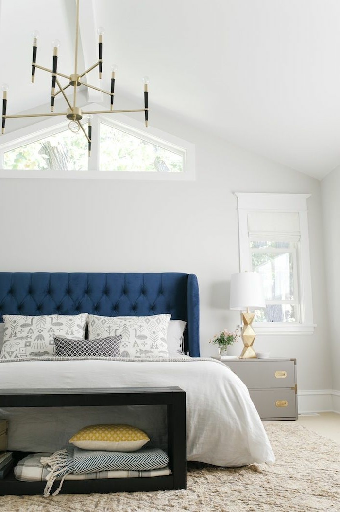 0-tetes-de-lit-design-tete-de-lit-originale-bleu-dans-la-chambre-a-coucher-design