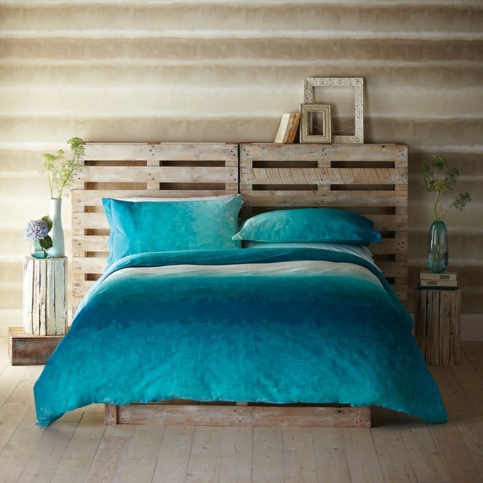 0-tête-de-lit-en-palette-en-bois-clair-comment-choisir-le-design-de-la-tete-de-lit