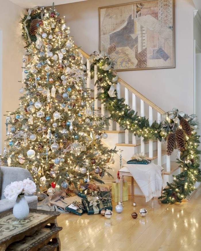 1-jolie-decoration-de-Noël-avec-guirlandes-lumineuses-de-Noël-decoration-arbre-de-noel