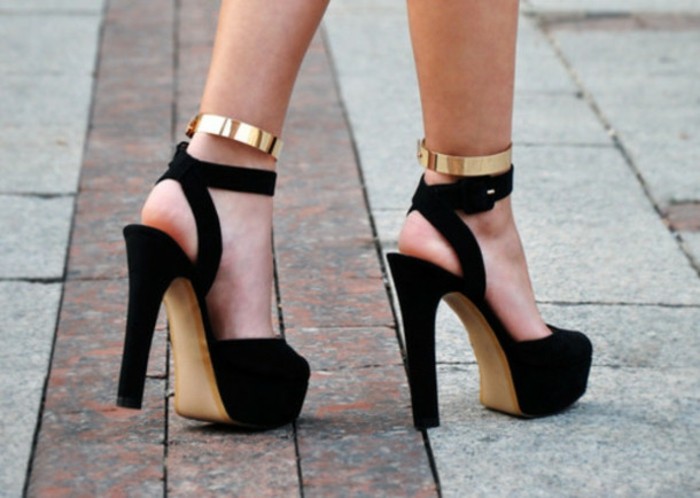 Idée-escarpins-tamaris-chaussures-a-talons-tenue-de-jour-escarpin-noir-et-doré