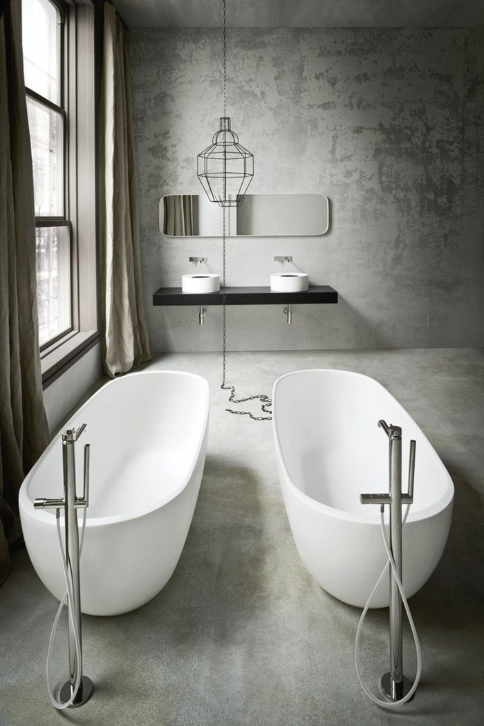 belle-salle-de-bain-luxueuse-idée-baignoire-sur-pied-pas-cher-baignoire-style-industriel