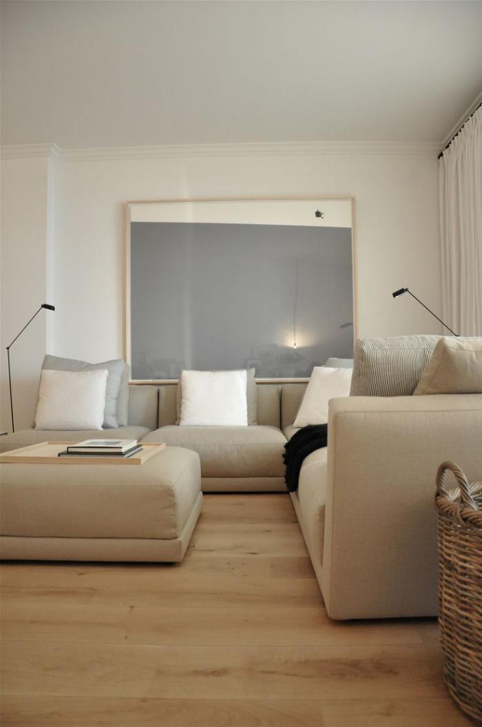 canapé-beige-équipement-de-salon-en-beige-style-minimaliste