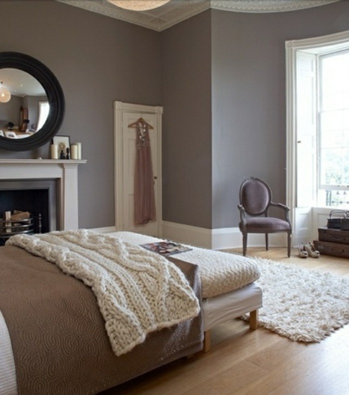 chambre-couleur-taupe-chambre-grise-intérieur-robe-porte