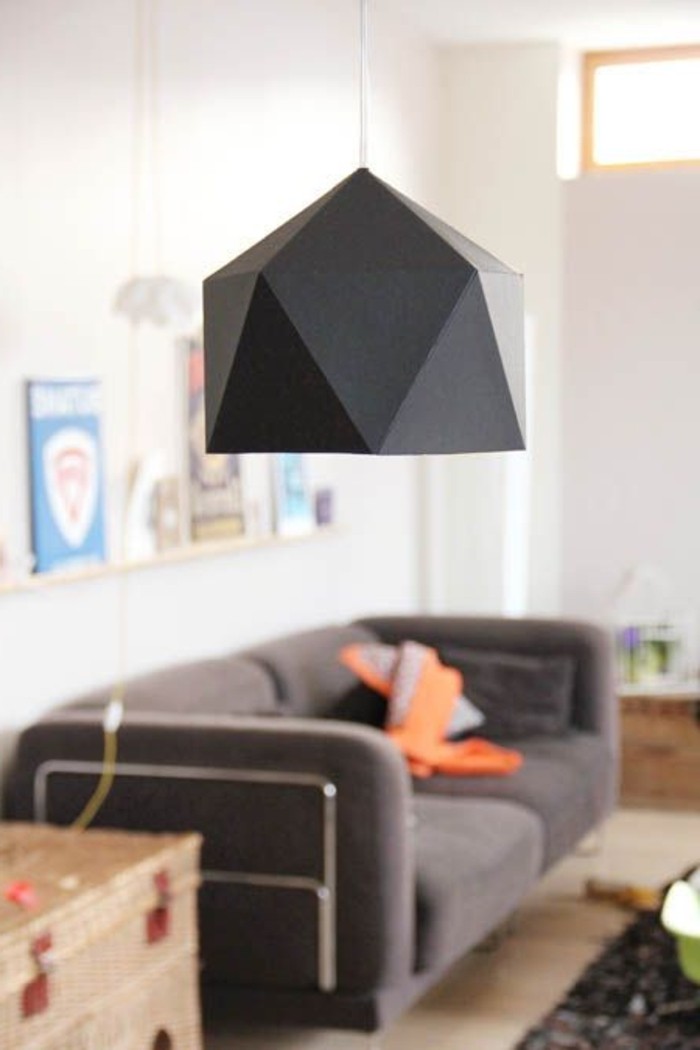 déco-salle-de-séjrour-contemporaine-lampe-sur-pied-design-moderne-cool-lampe-noir