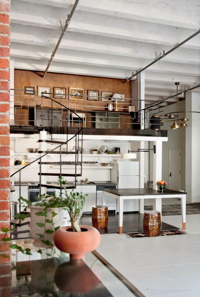 escalier-métallique-studio-loft-avec-mezzanine