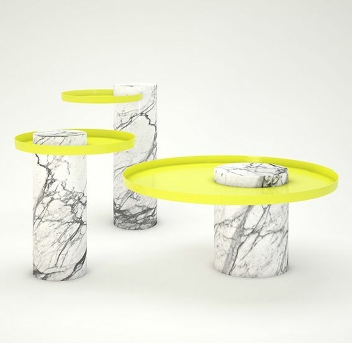 jolie-table-basse-en-marbre-blanc-avec-plateau-jaune-comment-bien-choisir-le-plateau-de-la-table-basse-design