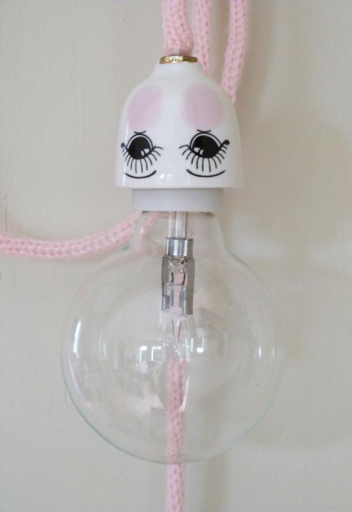 lampe-baladeuse-ampoule-baladeuse-avec-tricotin-rose