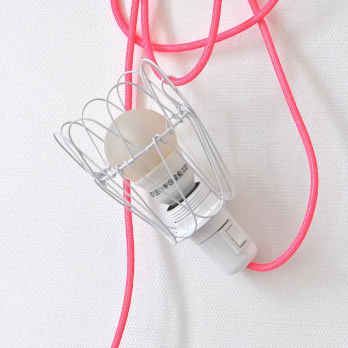 lampe-baladeuse-une-cage-décorative-tricotin-rose