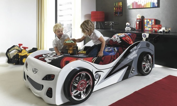 lit-superposé-voiture-lits-voiture-en-blanc-lit-voiture-cars-chambre-d-enfant-jouer