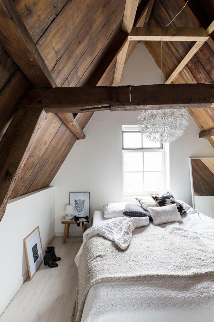 meubles-grange-intérieur-rustique-cosy-plafond-en-bois-de-grange