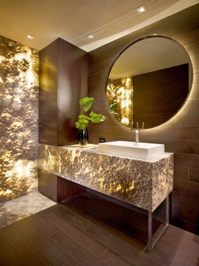 miroir-lumineux-salle-de-bain-decoration-murale-dans-la-salle-de-bain-moderne