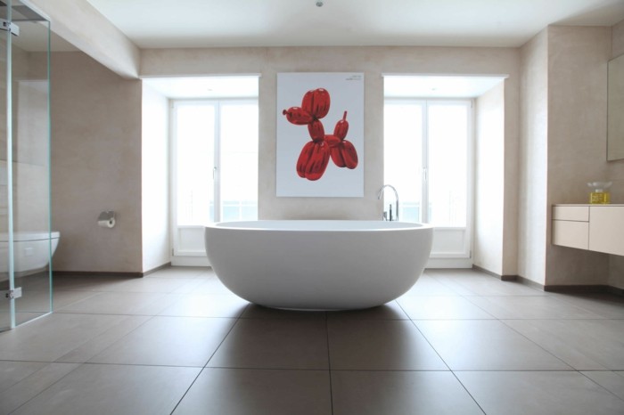 petites-baignoires-idée-design-d’intérieur-baignoire-ovale-tableau-moderne
