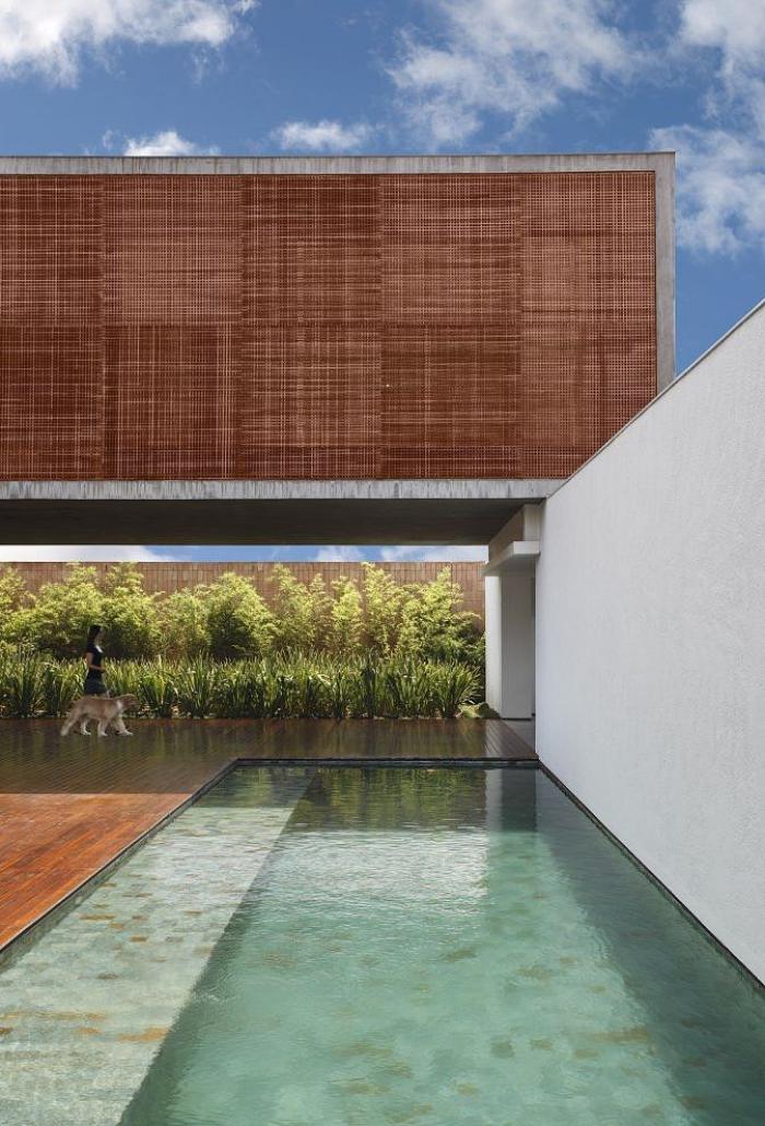 piscine-à-débordement-architecture-moderne-spectaculaire