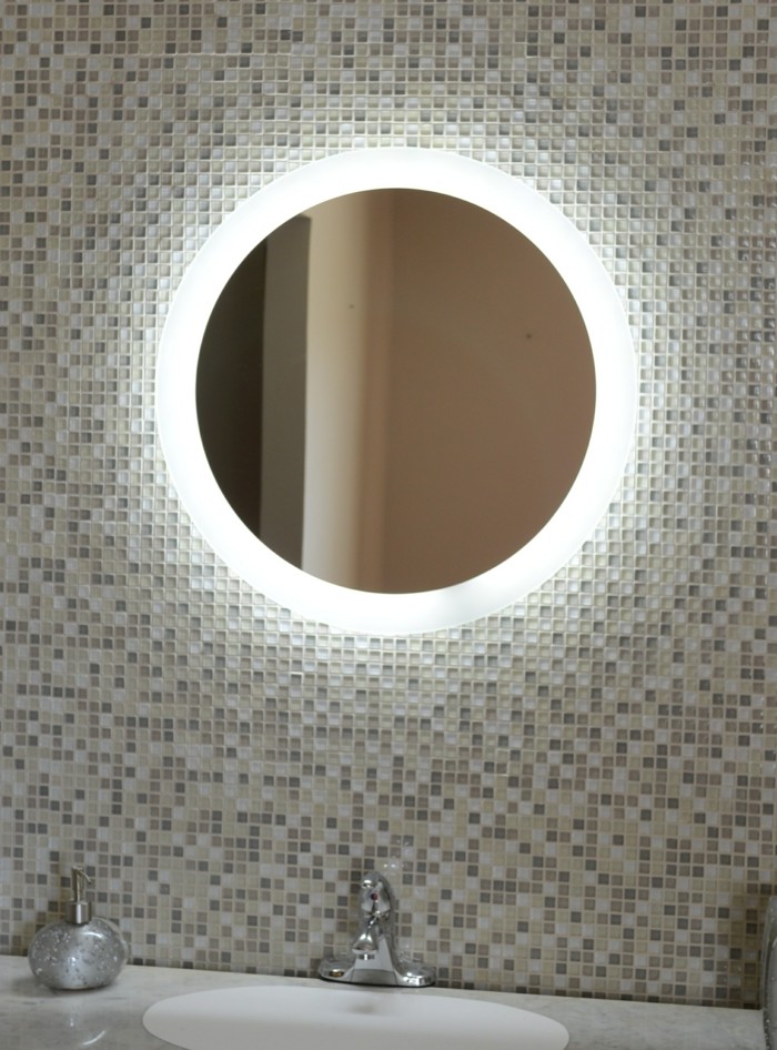 salle-de-bain-en-mosaique-beige-miroir-lumineux-salle-de-bain-miroir-leroy-merlin