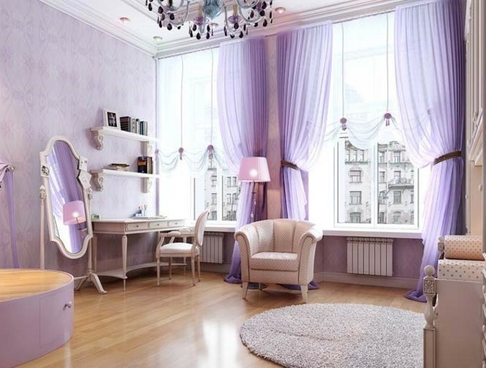salon-bien-aménagé-double-rideaux-design-violet