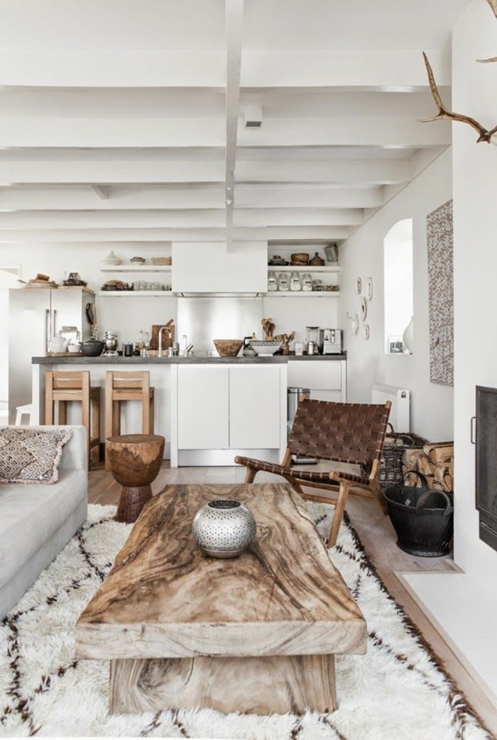 salon-de-style-nordique-meuble-suedois-meuble-tv-scandinave-en-bois-clair-tapis-blanc-beige