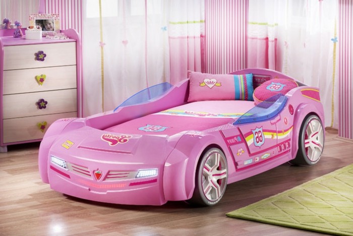 un-lits-voiture-garcon-lit-cars-voiture-lit-en-voiture-garçon-chambre-d-enfant-rose