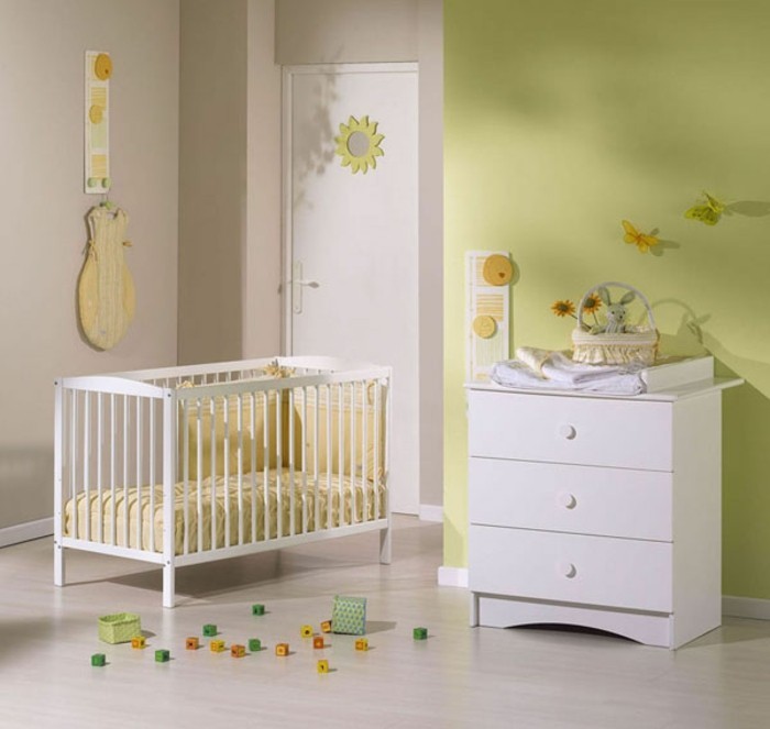 1-chambre-bebe-complete-pas-cher-deco-chambre-garçon-murs-verts-clairs-jolie-idee
