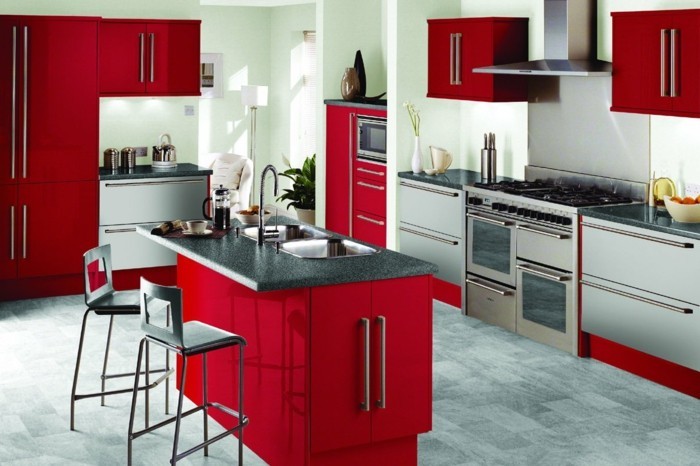 4-les-bonnes-pratiques-dans-la-cuisine-repeindre-les-meubles-de-cuisine-repeindre-faience-cuisine-rouge