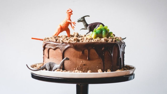 Beau-dessert-image-recette-de-gâteau-au-chocolat-fondant-dinosaure