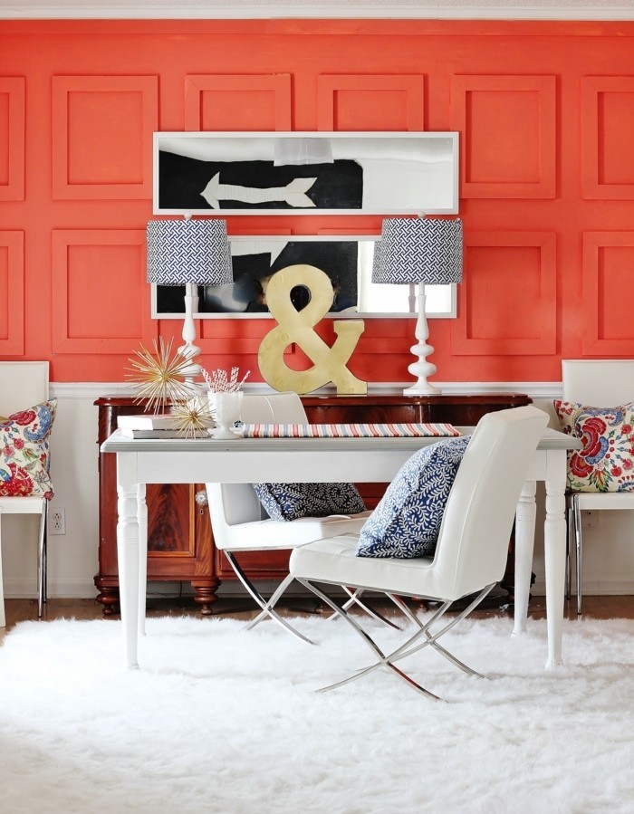 aménagement-couleur-corail-peinture-photo-de-salon-chaise