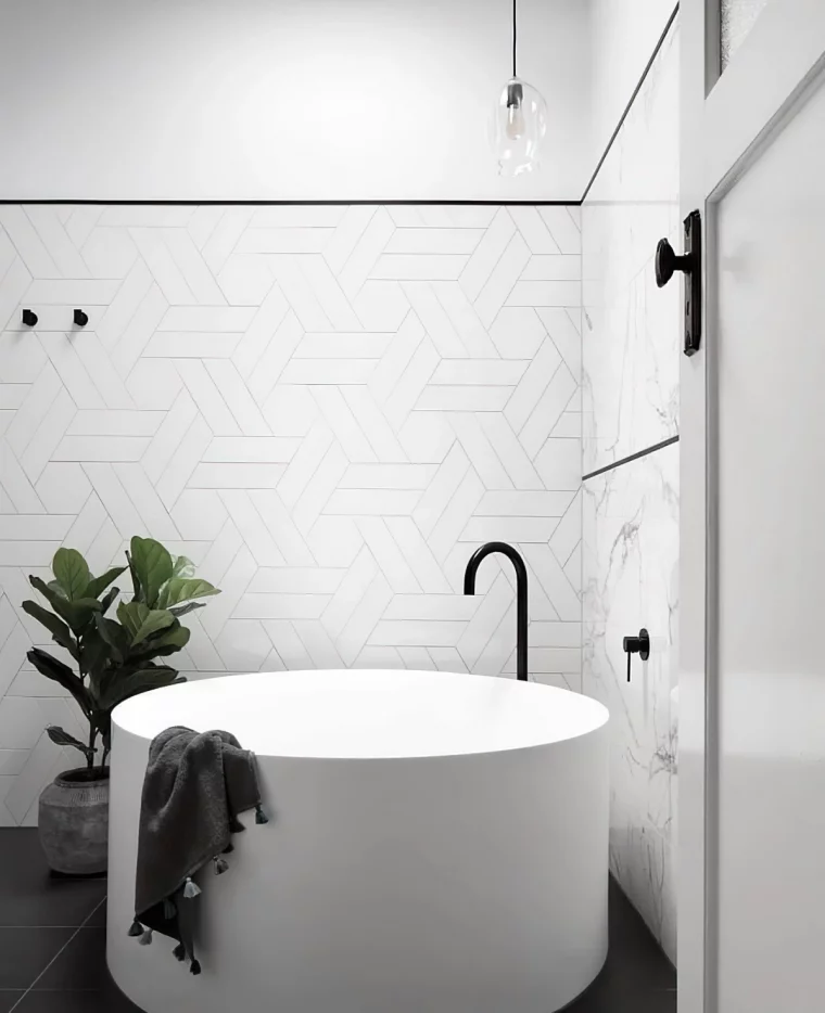 carrelage blanc motifs geometriques salle de bain style scandinave