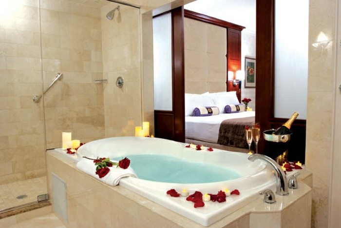 Belle Chambre Avec Jacuzzi Privatif 40 Idées Romantiques Archzinefr