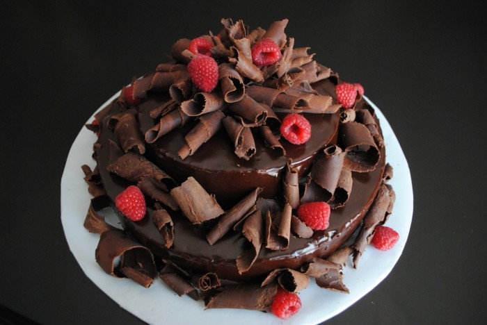 cool-idée-gâteau-au-chocolat-facile-gâteau-fondant-au-chocolat-en-etages