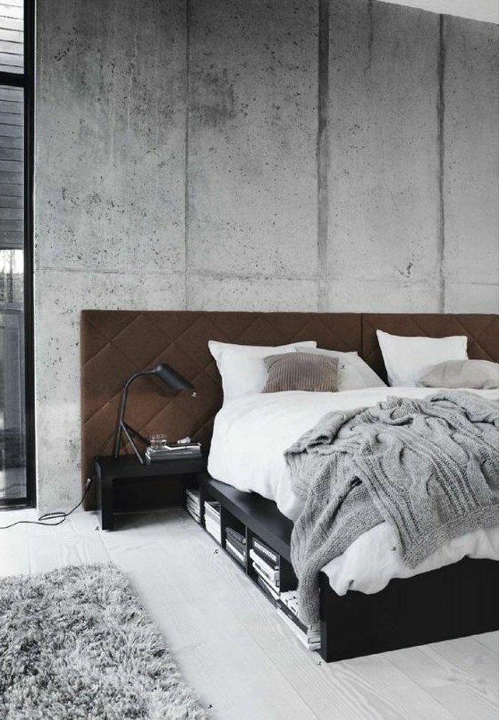 couleur-grège-pour-la-chambre-a-coucher-murs-en-beton-cire-tapis-gris-sol-en-parquet-gris-clair