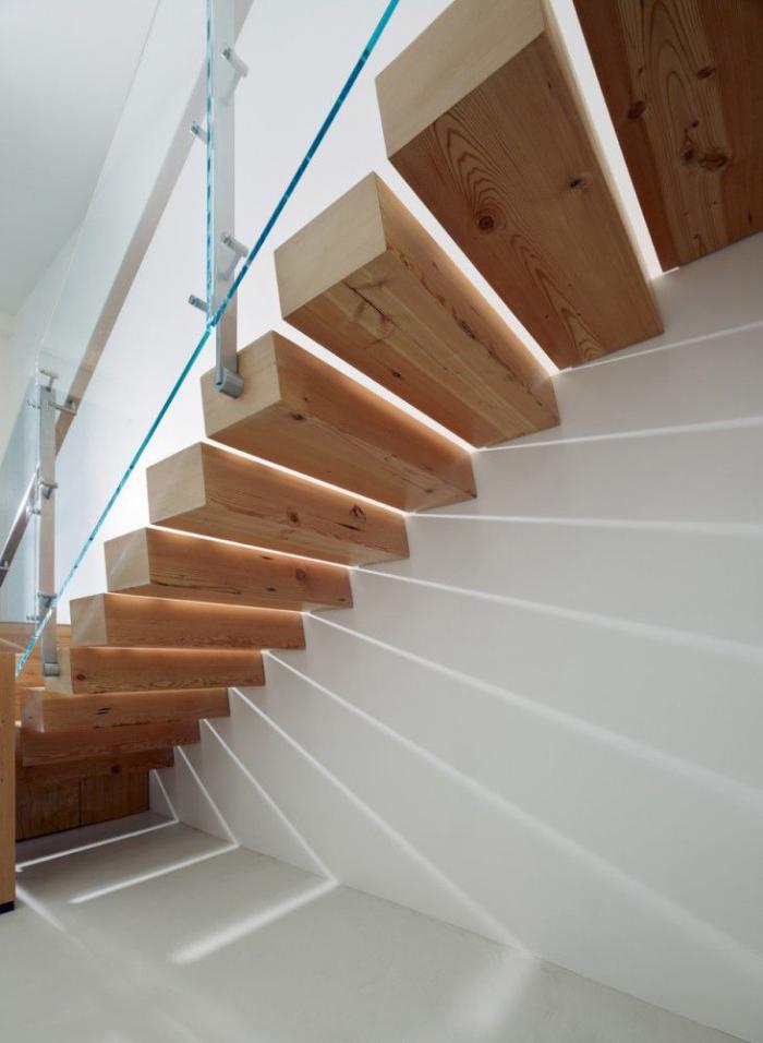 escalier-suspendu-escalier-flottant-grandes-marches-en-bois-solide