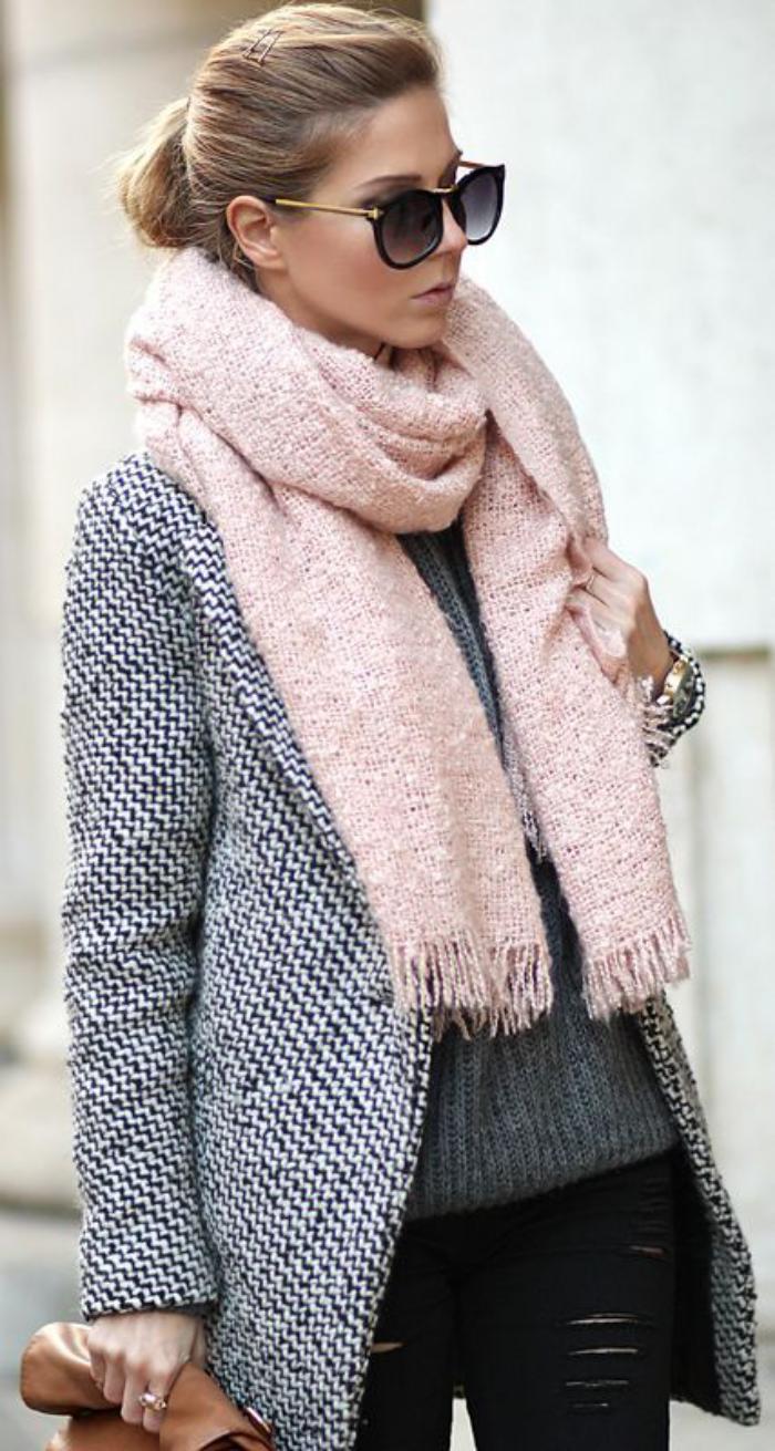 grosse-écharpe-rose-foulard-femme-pour-l'hiver
