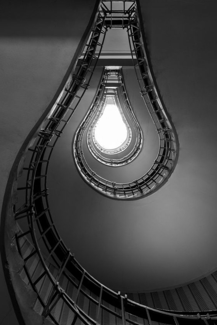 instantané-photographie-art-beauté-en-noir-et-blanc-couloir
