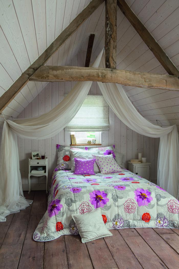 jeté-de-lit-jeté-de-liut-floral-chambre-à-coucher-attique