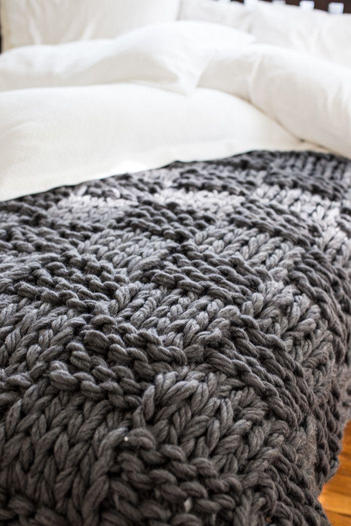 jeté-de-lit-laine-tricotée-grise