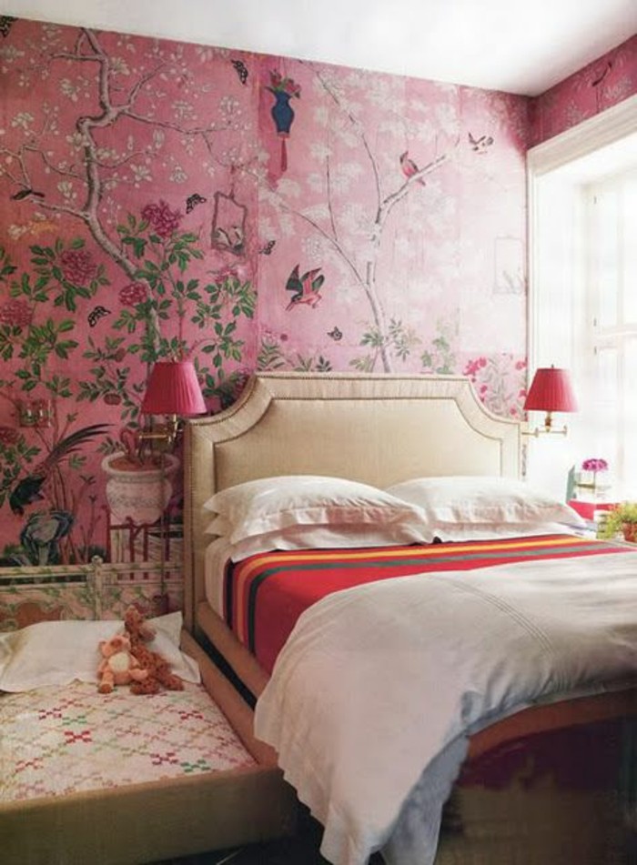 jolie-chambre-a-coucher-rose-deco-baroque-pas-cher-meubles-baroques